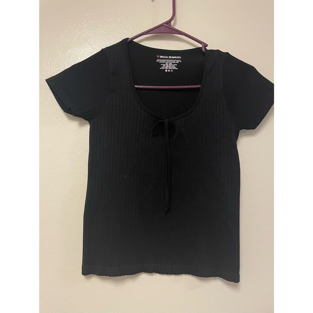 Bella Seamless Size M Womens Black Stretch Short Sleeve Basic Tee